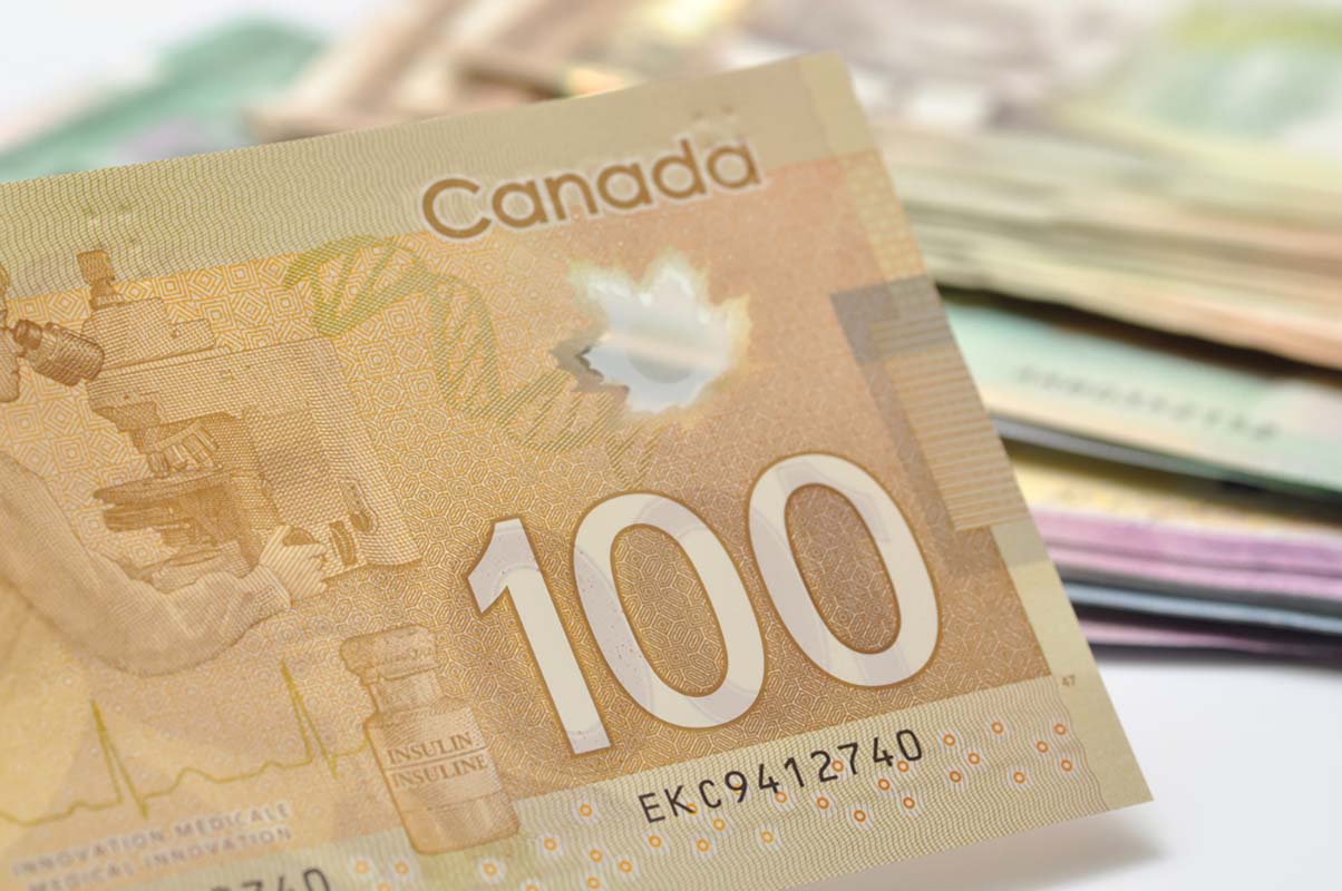100 Canadian dollar bill